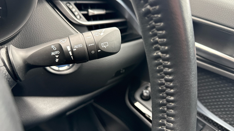 Toyota C-HR 1.8 Hybrid Design 5dr CVT Hybrid Hatchback